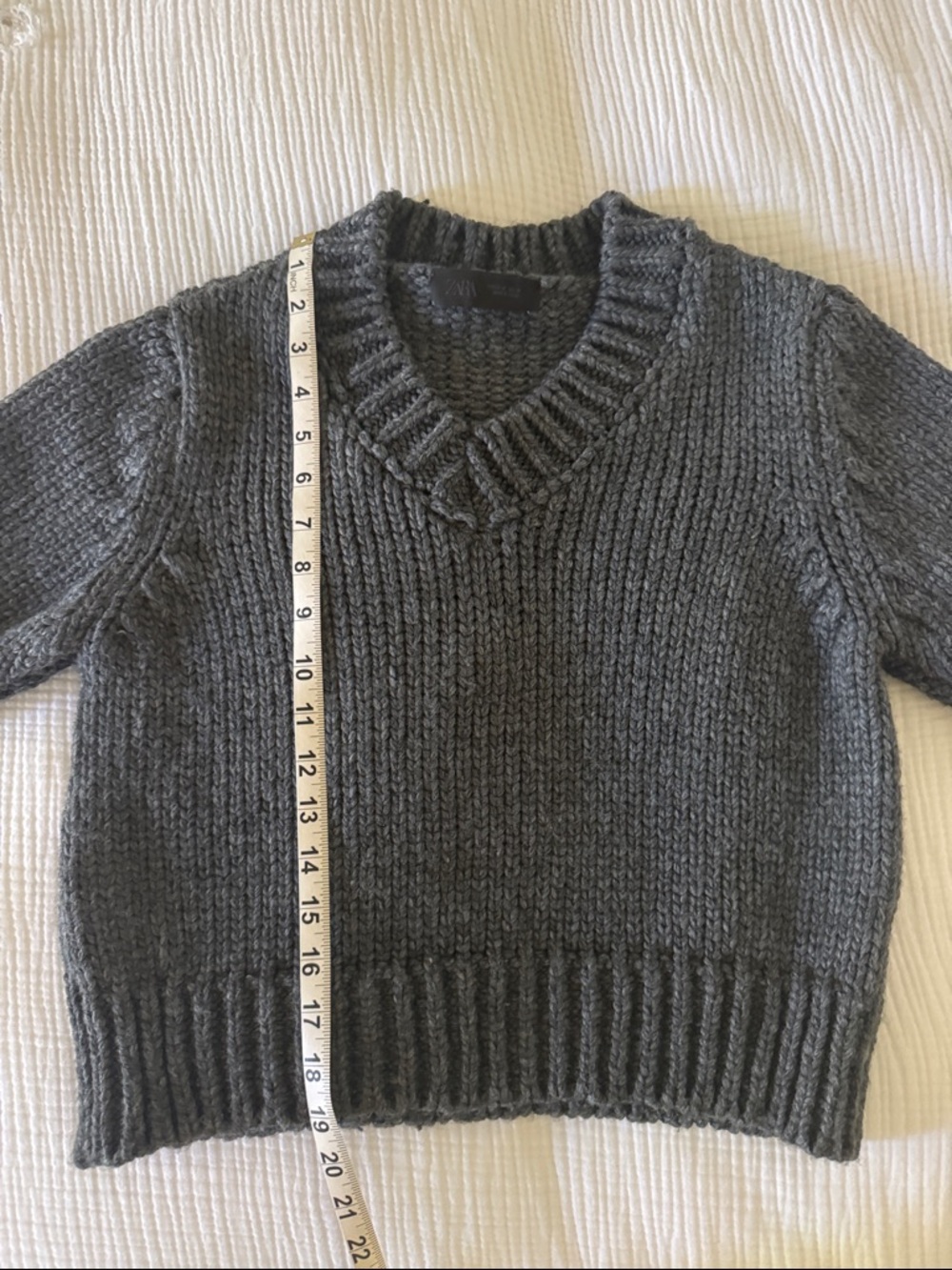 Zara Chunky Knit V-Neck Short Sleeve Gray Sweater - Size Medium - Picture 11 of 12